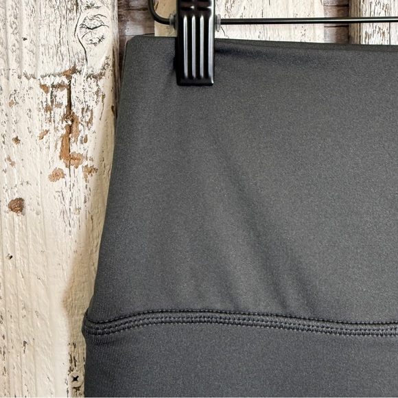 Champion Women’s Athletic Ankle Leggings Size Medium High Rise Gray Yoga Gym Run - Picture 5 of 9